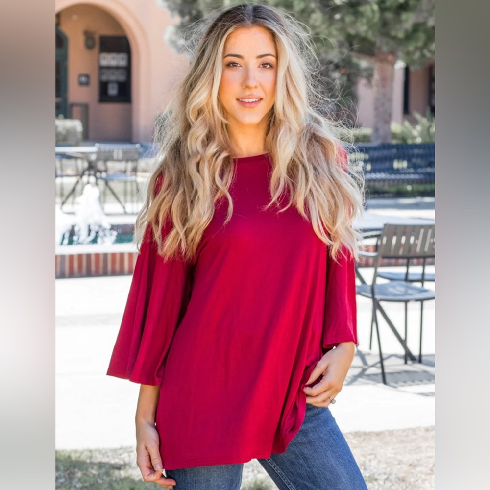 NWOT Tickled Teal Austin Top - Size M - Red
